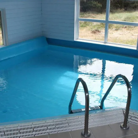 Four Bedroom Holiday In 26 Ferienhaus Blåvand